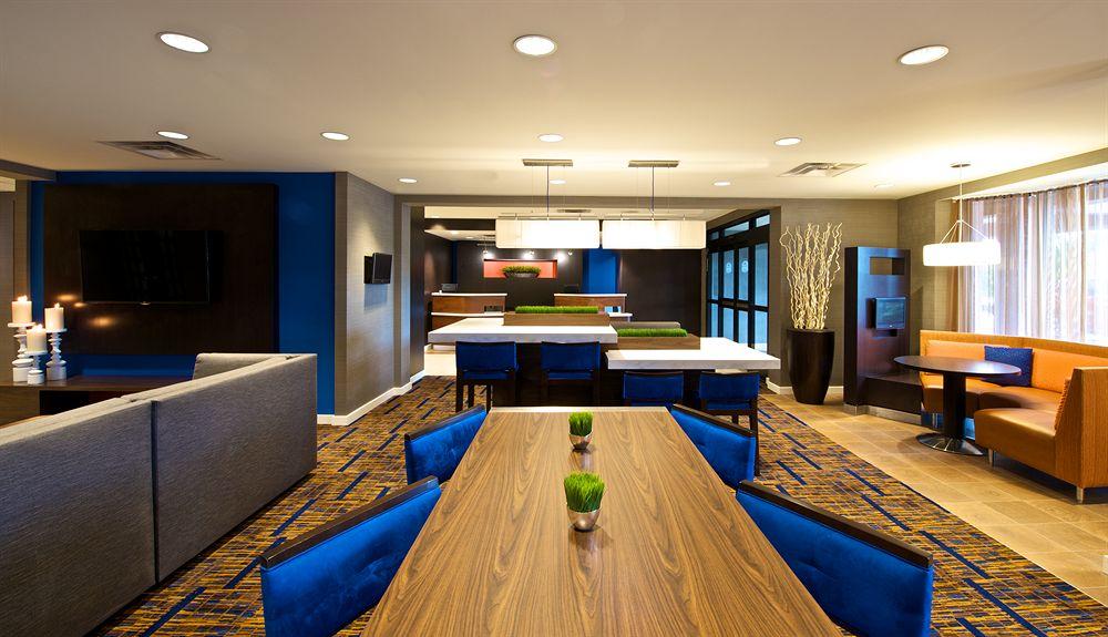 Country Inn & Suites By Radisson, Columbus-Edinburgh מראה חיצוני תמונה