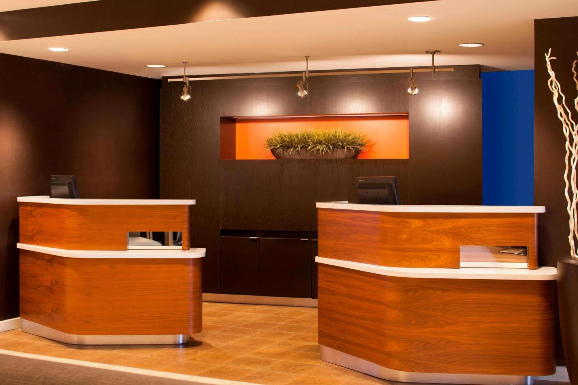 Country Inn & Suites By Radisson, Columbus-Edinburgh מראה חיצוני תמונה
