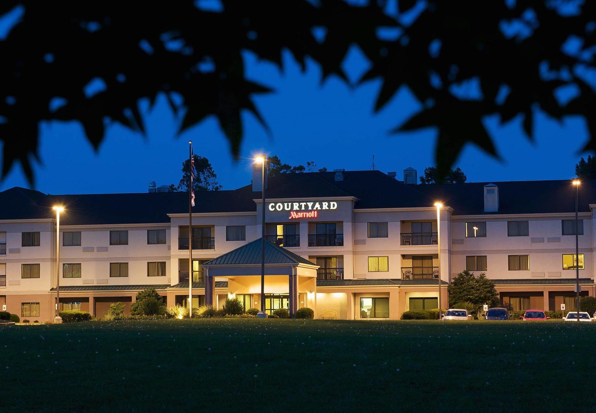 Country Inn & Suites By Radisson, Columbus-Edinburgh מראה חיצוני תמונה